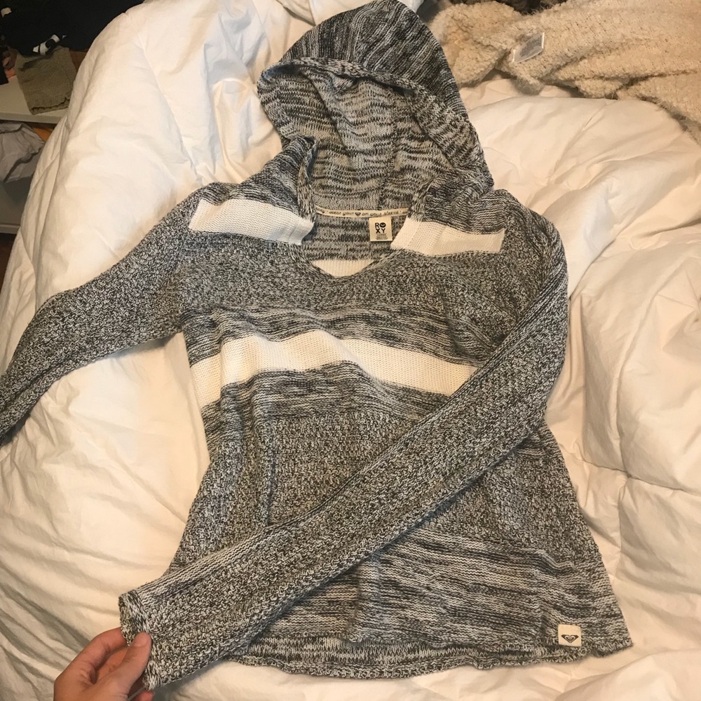 cute oversized grey and white knit roxy sweater